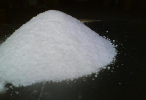 柠檬酸钠终究与瓜尔胶反映，柠檬酸钠是一种阴离子盐，瓜尔胶是一种阳离子高聚物（及其一种阿拉伯胶），一般与阴离子盐和别的方式的阴离子盐兼容问题。阳离子瓜尔胶是一种水溶高聚物，其化学名称为瓜尔胶羟丙基三羟基氯铵。
